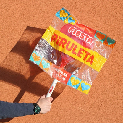 FIESTA Mega Piruleta Estuche con Caramelo con Palo en Forma de Corazón Sabor Cereza - Contiene 17 unidades